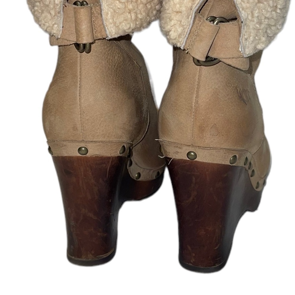 Ugg Carnegie Beige Nubuck Shearling Lined Wedge Boots Size 10 GUC - Picture 15 of 15